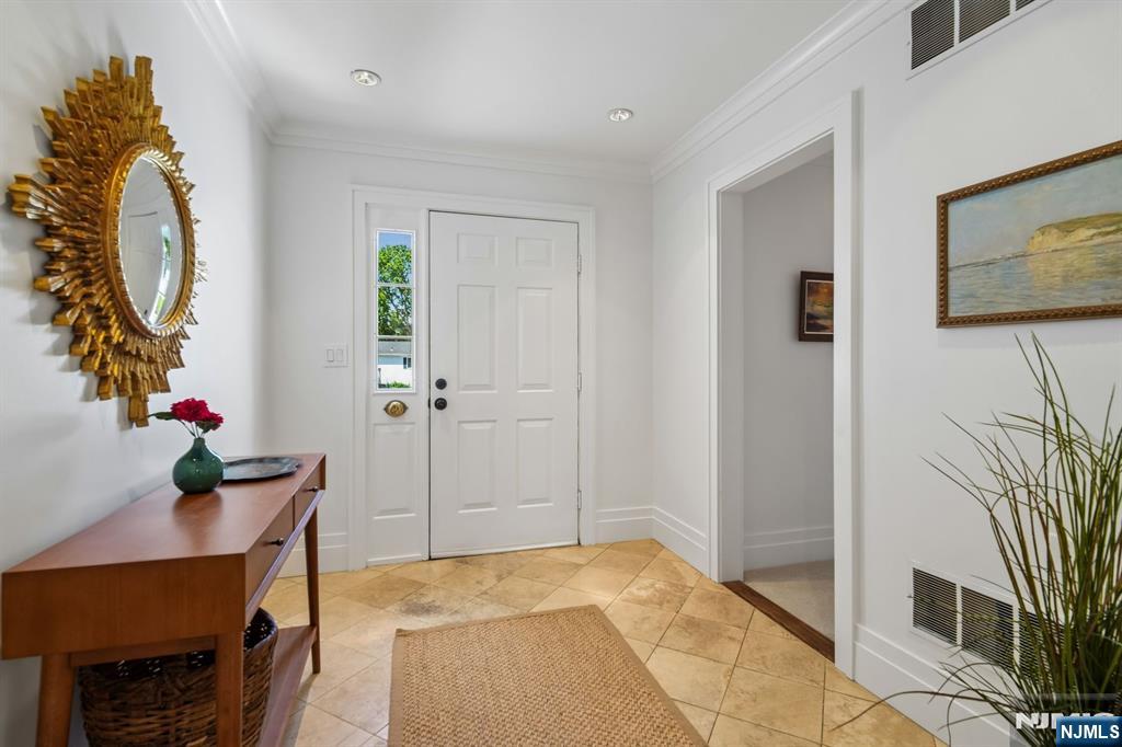 658 Ridgewood Road C0001