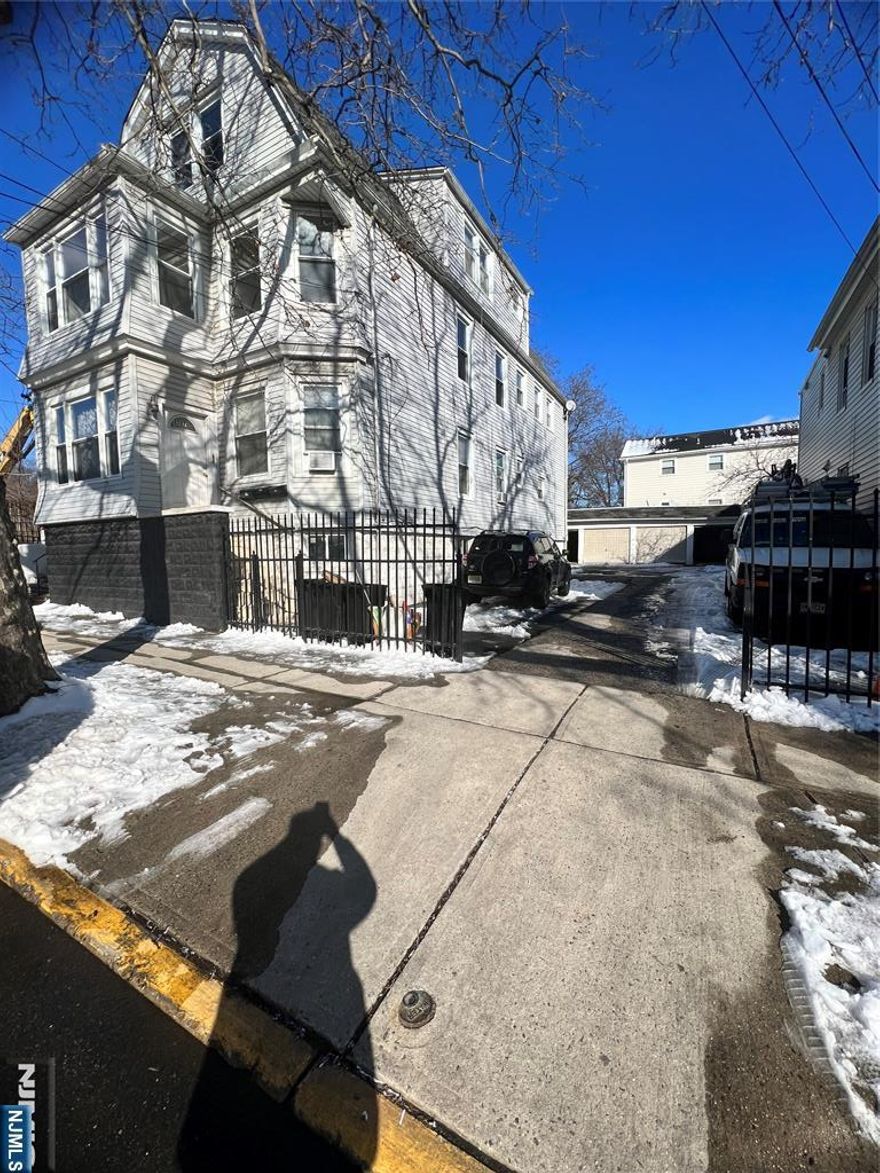 Spacious second floor, 2 bedrooms apartment with garage parking. This bright apartment has 2 bedrooms, living room, dining room, sunroom that can be an office, kitchen and 1 bath.. Enjoy the convenience to be close to the Path train station, Red Bull Stadium, NJIT, Rutgers University, shopping and parks. Gas and heating included it. Small pet negotiable.