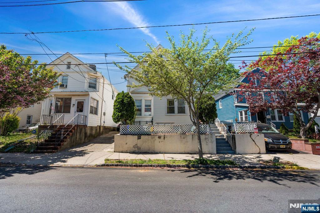 123 Stephens Street
