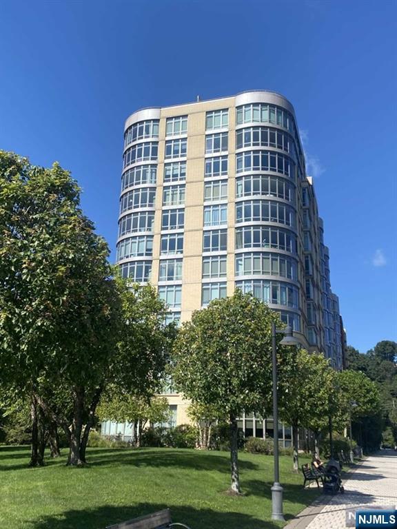 Rental Property at 8100 River Rd 313, North Bergen, New Jersey - Bedrooms: 2 
Bathrooms: 2 
Rooms: 5  - $4,800 MO.