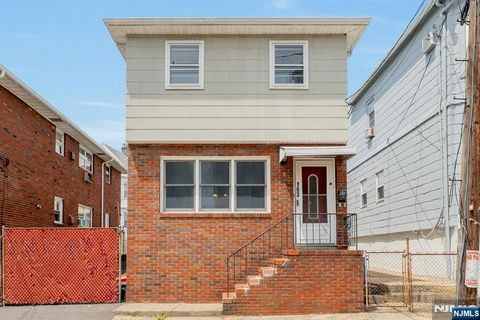 Photo of 183 Devon Street, Kearny, NJ 07032 (MLS # 26015051)