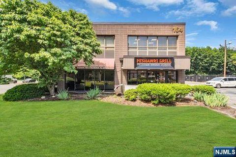 Photo of 164 Franklin Turnpike, Mahwah, NJ 07430 (MLS # 25039177)