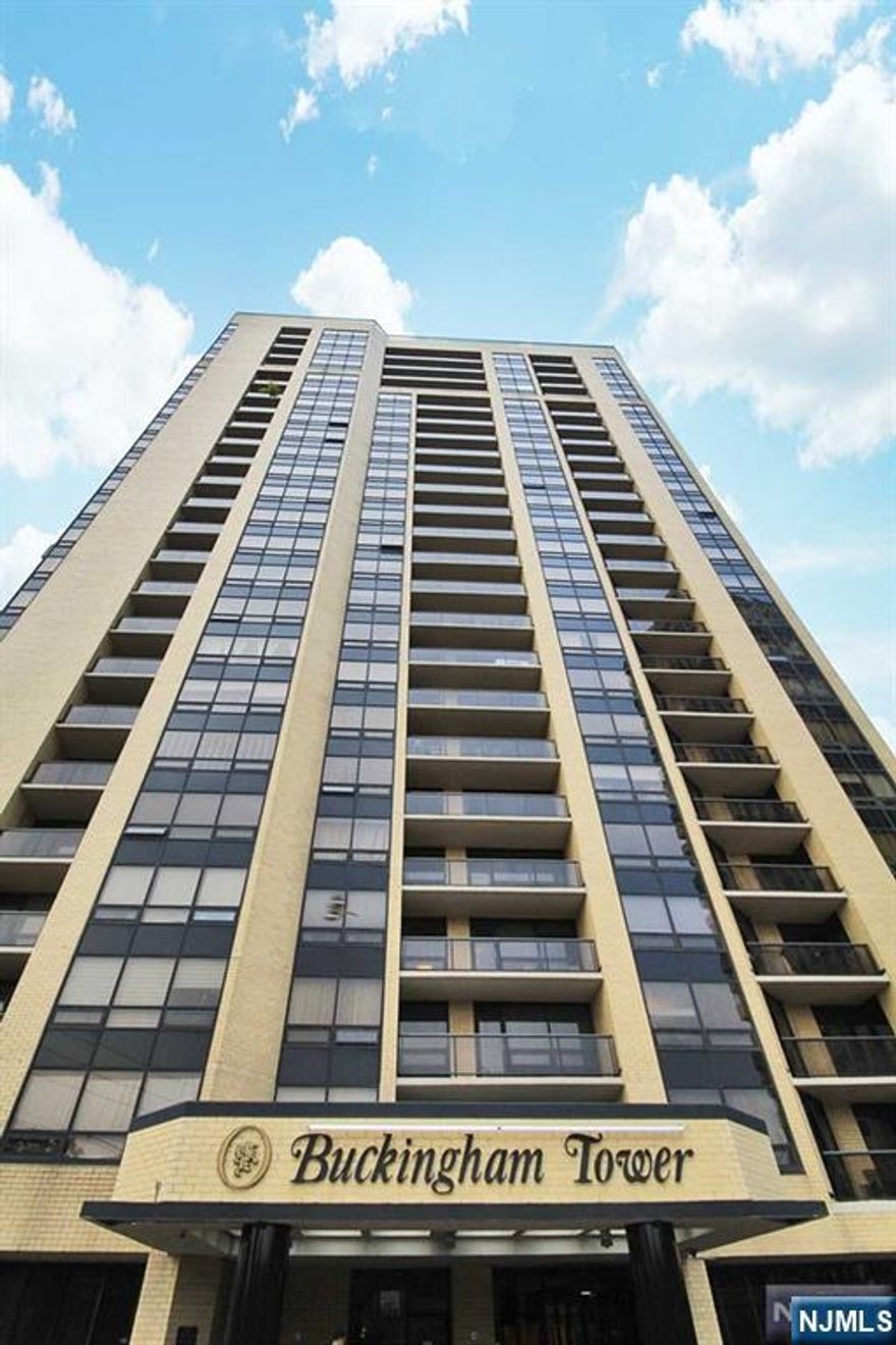 This beautifully maintained 1,100 sq. ft. apartment is located in one of Fort Lee's most luxurious and sought-after white glove buildings along the Gold Coast. The building offers an array of upscale amenities including valet parking, concierge service, a 24-hour doorman, state-of-the-art gym, and a beautiful pool. The residence itself is in pristine condition and ideal for rental, offering both comfort and convenience. With an exceptionally easy commute to NYC, this is a rare opportunity to enjoy luxury living with world-class services just minutes from Manhattan.