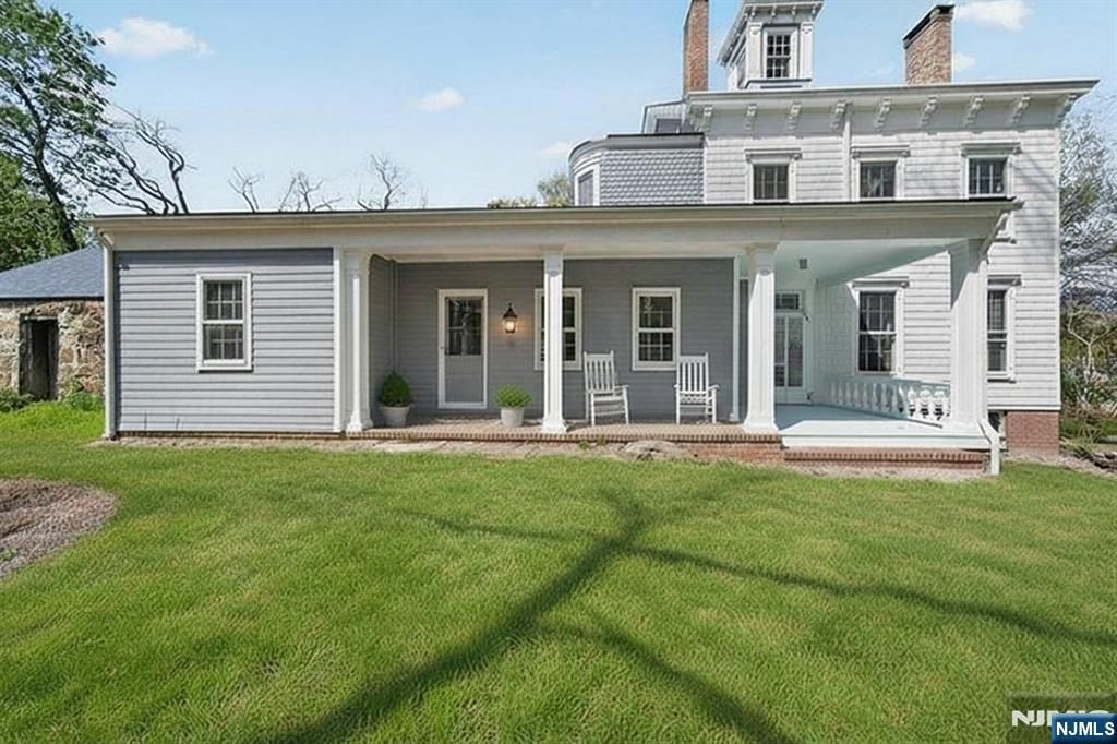 Photo of 142 Island Road, Mahwah, NJ 07430 (MLS # 26014177)