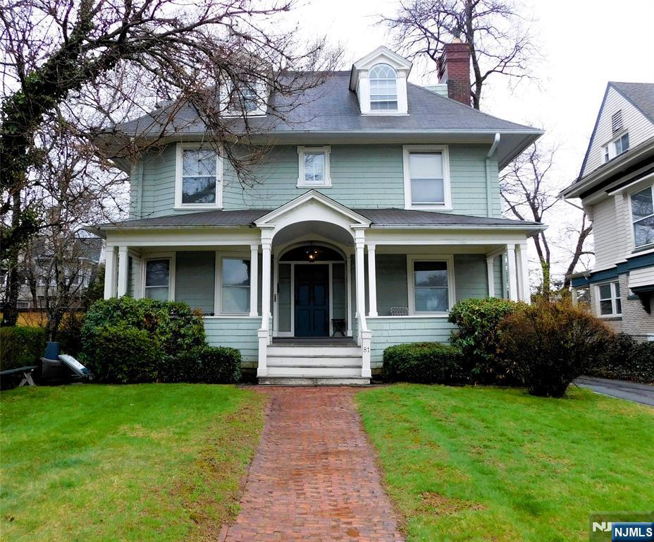 81 Midland Ave, Montclair, New Jersey - 2 Bedrooms  
1 Bathrooms  
4 Rooms - 