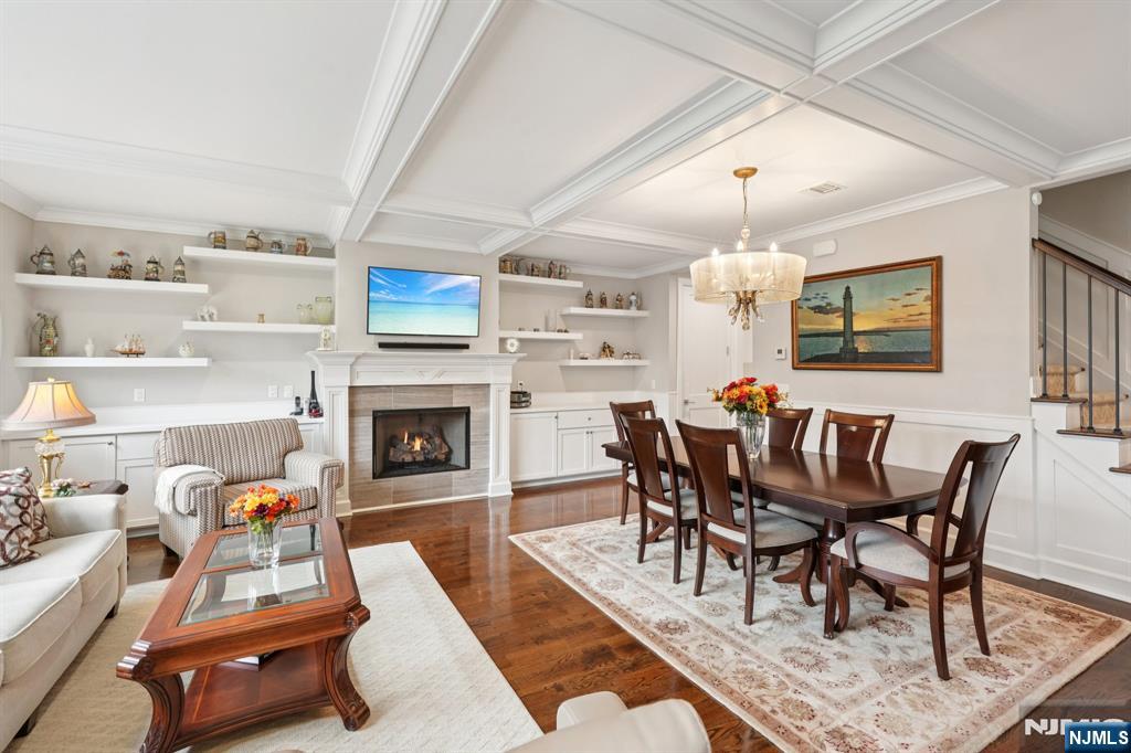 555 Edgewater Avenue 103 Reserve Ct.