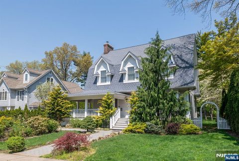 189 Park Avenue Leonia NJ 07605