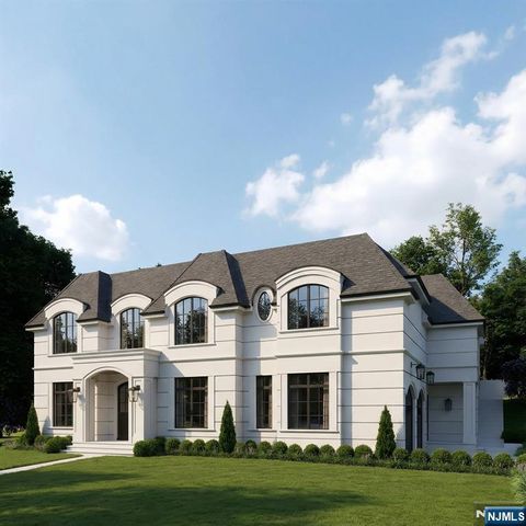 Photo of 30 Skyline Drive, Englewood Cliffs, NJ 07632 (MLS # 26019255)