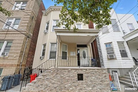 2105 New York Avenue Union City NJ 07087