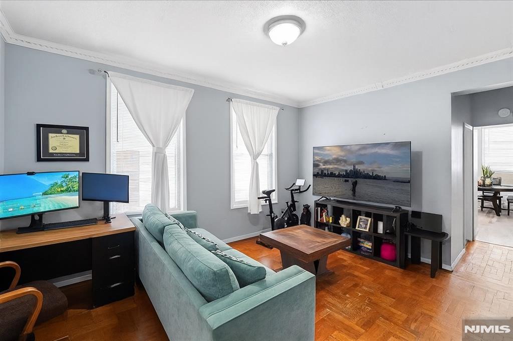 2105 New York Avenue