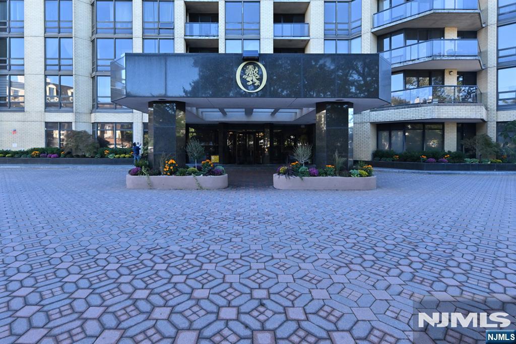 900 Palisade Avenue 2306