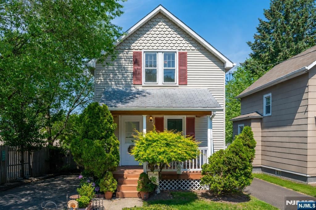 Photo of 26 Cumberland Avenue, Verona, NJ 07044 (MLS # 26018674)