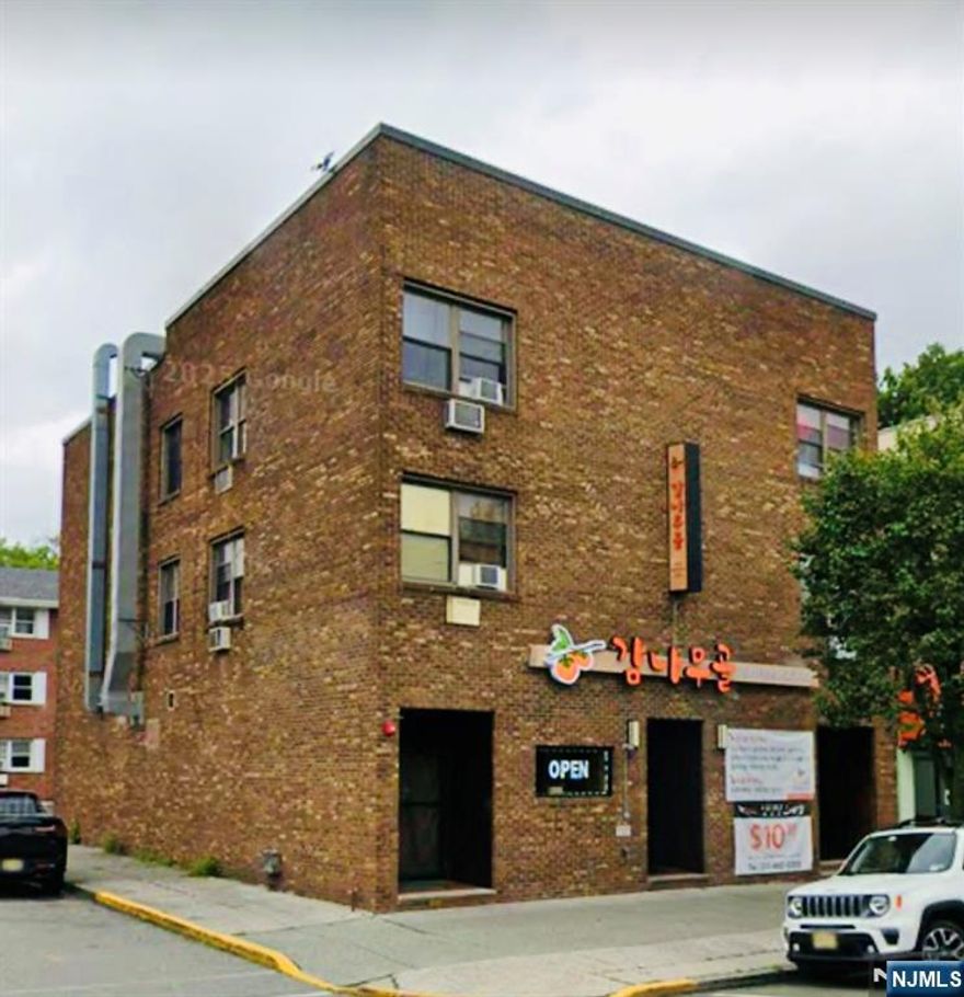 This newly renovated restaurant is located in the heart of Broad Avenue in Palisades Park. It features brand-new equipment and a completely updated interior throughout the entire space. With two floors, you can run two separate businesses, opening unique opportunities to maximize your revenue. The restaurant is fully equipped and ready for operation, offering the potential for immediate income. Additionally, on-site parking is available.