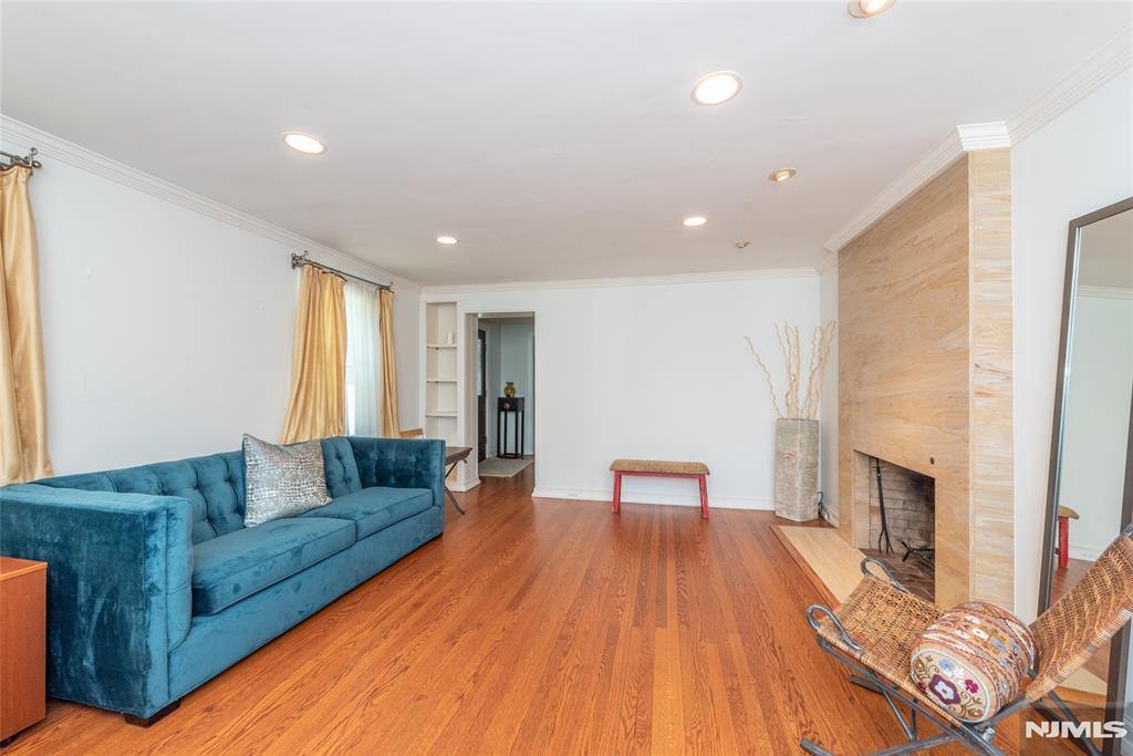 591 Highland