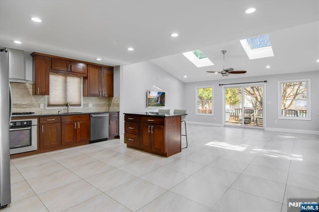 Photo of 565 Center Street, Wood Ridge, NJ 07075 (MLS # 26008045)