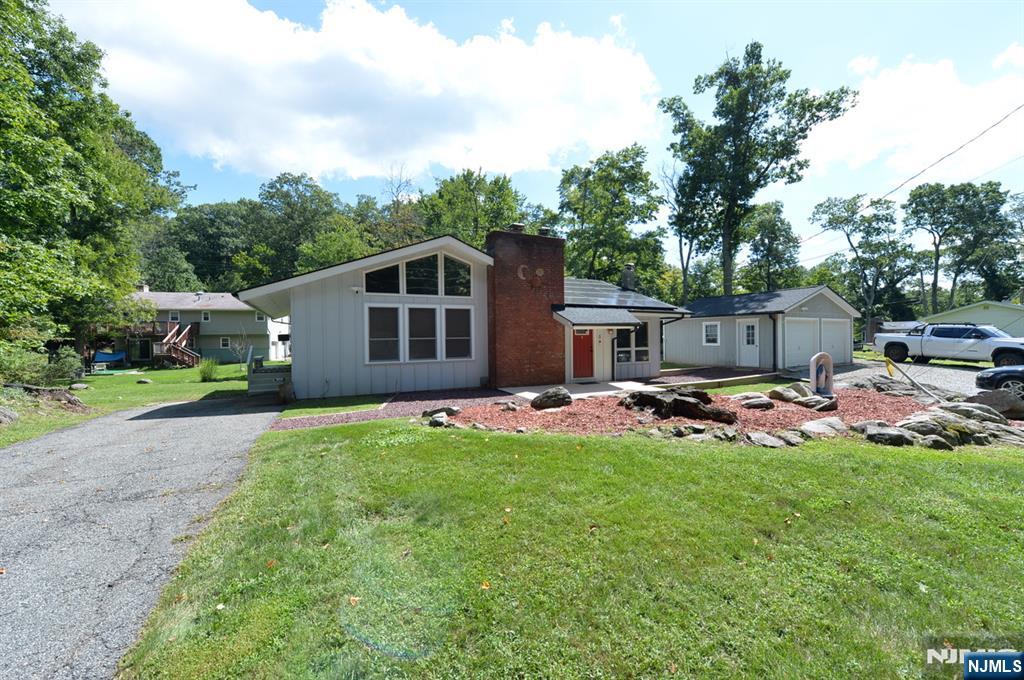 5 Woodlawn Drive