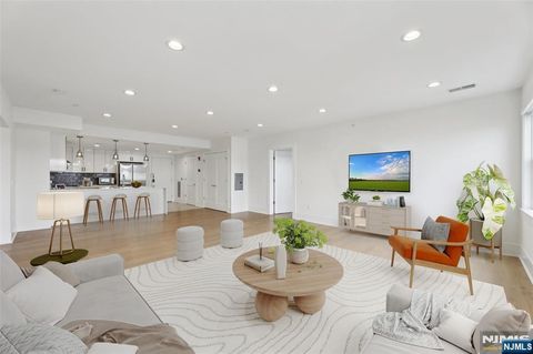 Photo of 209211 Hackensack Plank Road #5B, Weehawken, NJ 07086 (MLS # 25036533)