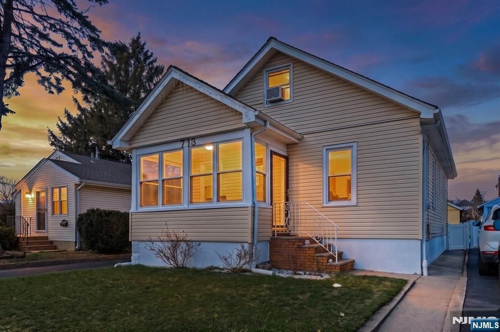 Photo of 713 Henderson Boulevard, Fair Lawn, NJ 07410 (MLS # 26013857)