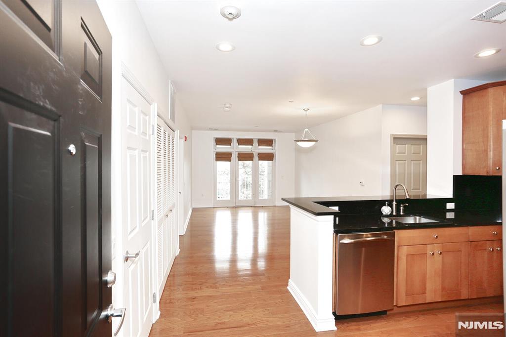 7400 River Road 228