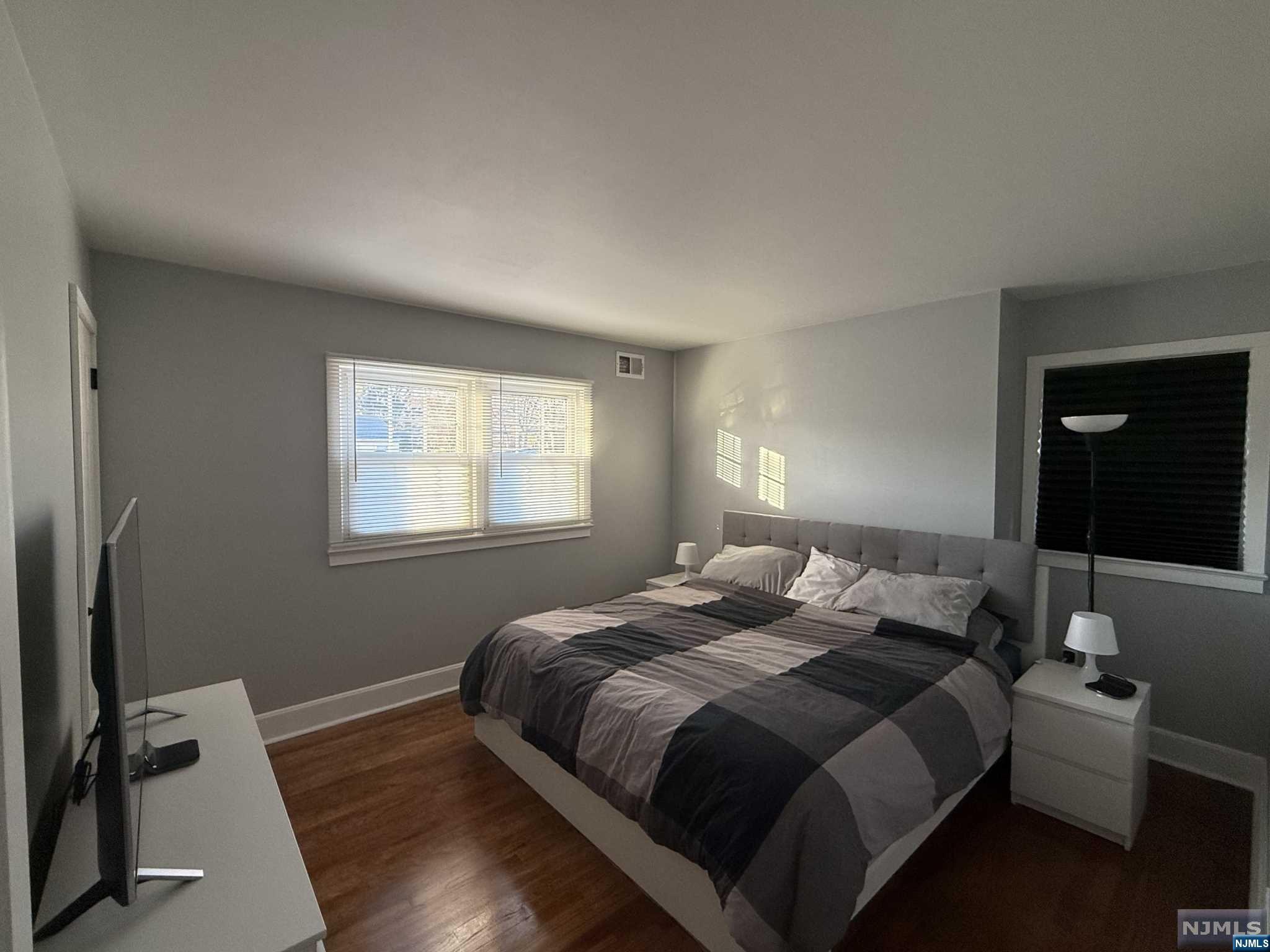 Hawthorne, New Jersey 07506, United States, 2 Bedrooms Bedrooms, ,1 BathroomBathrooms,Residential,Pending,27788