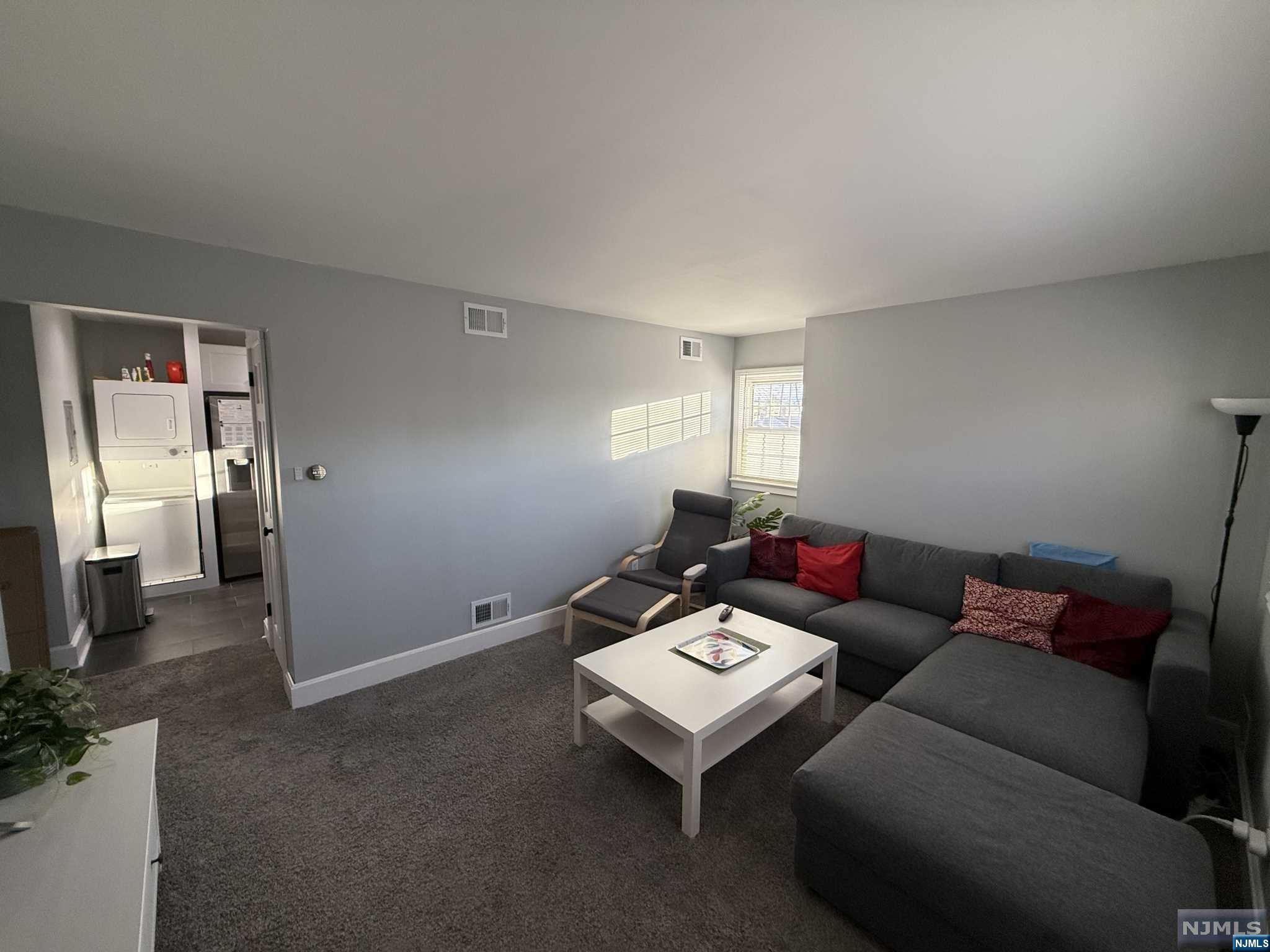 Hawthorne, New Jersey 07506, United States, 2 Bedrooms Bedrooms, ,1 BathroomBathrooms,Residential,Pending,27788