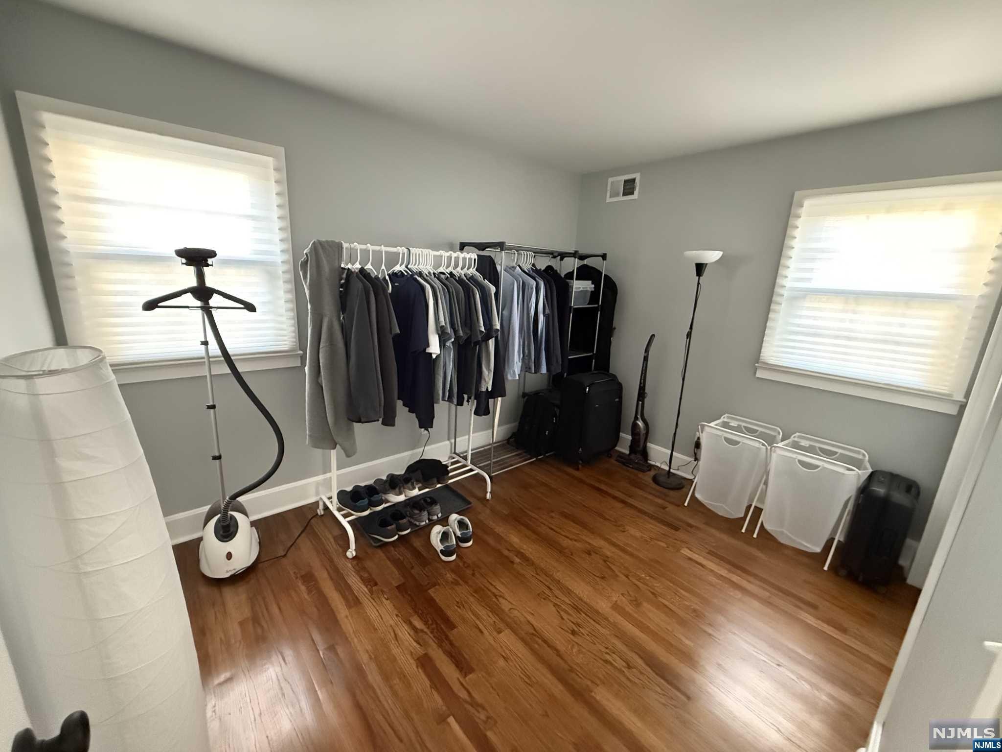 Hawthorne, New Jersey 07506, United States, 2 Bedrooms Bedrooms, ,1 BathroomBathrooms,Residential,Pending,27788