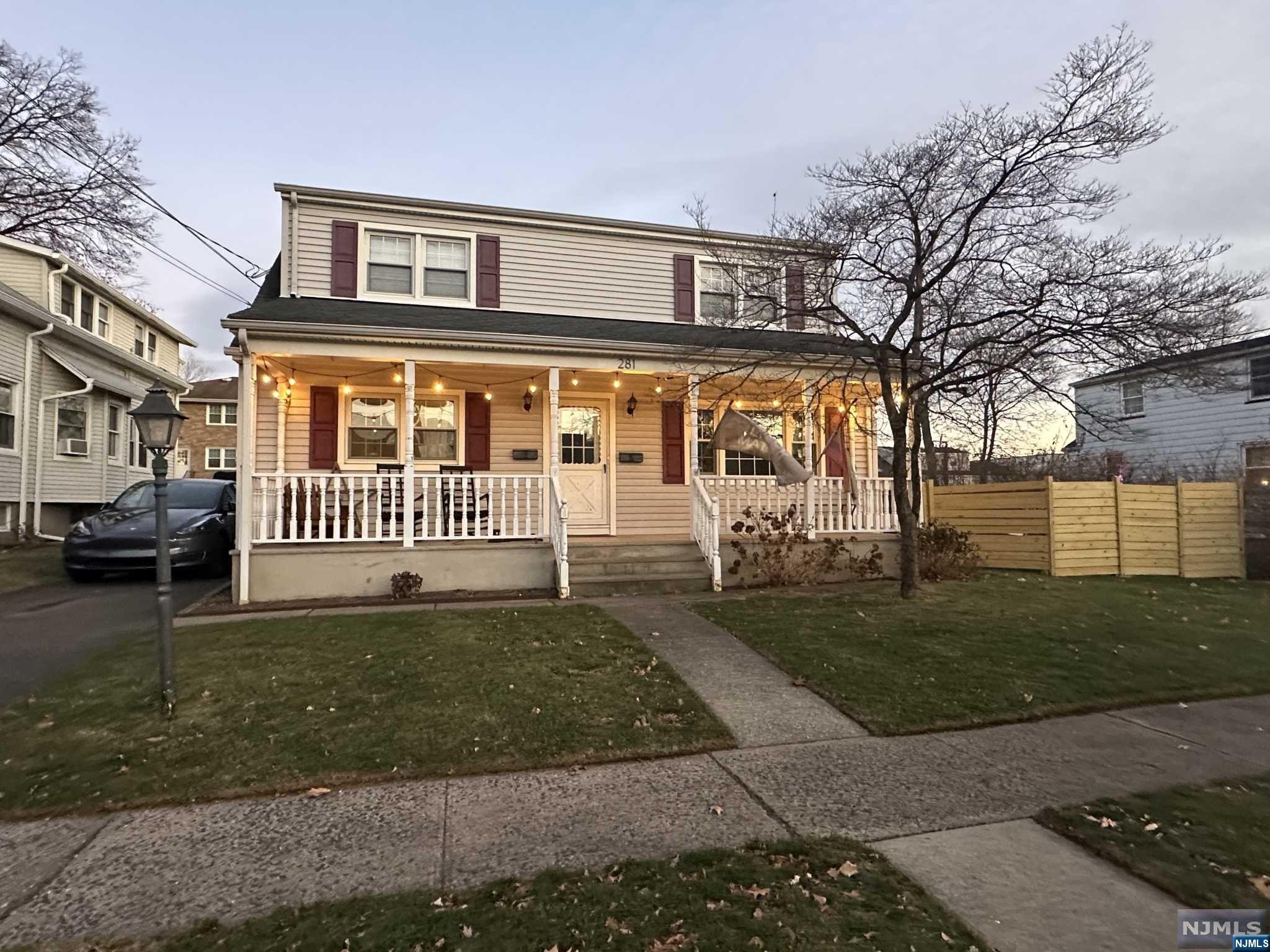 Hawthorne, New Jersey 07506, United States, 2 Bedrooms Bedrooms, ,1 BathroomBathrooms,Residential,Pending,27788