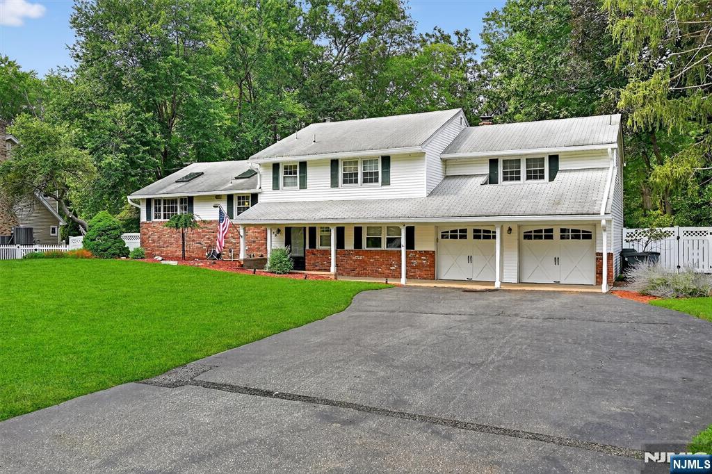 820 Clauss Lane
