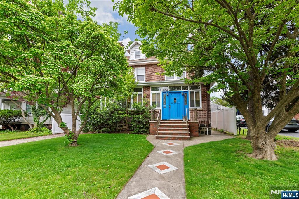 Photo 1 of 333 Park Avenue, Leonia, New Jersey, $928,000, Web #: 325017176
