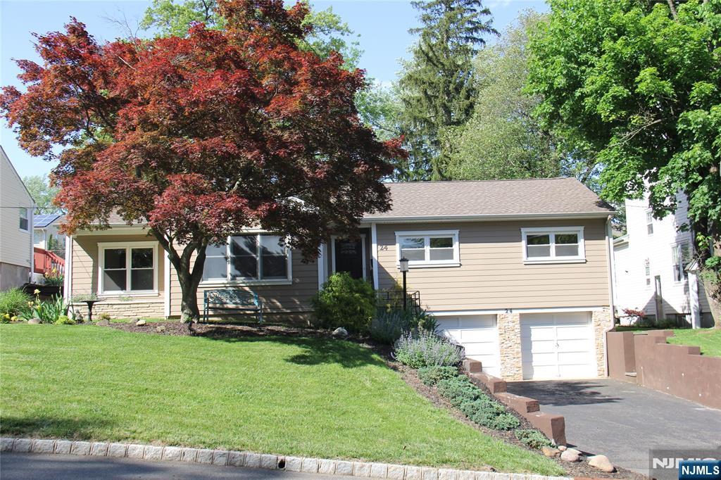 Property for Sale at 24 Gerdes Avenue, Verona, New Jersey - Bedrooms: 3 
Bathrooms: 2 
Rooms: 7  - $649,000
