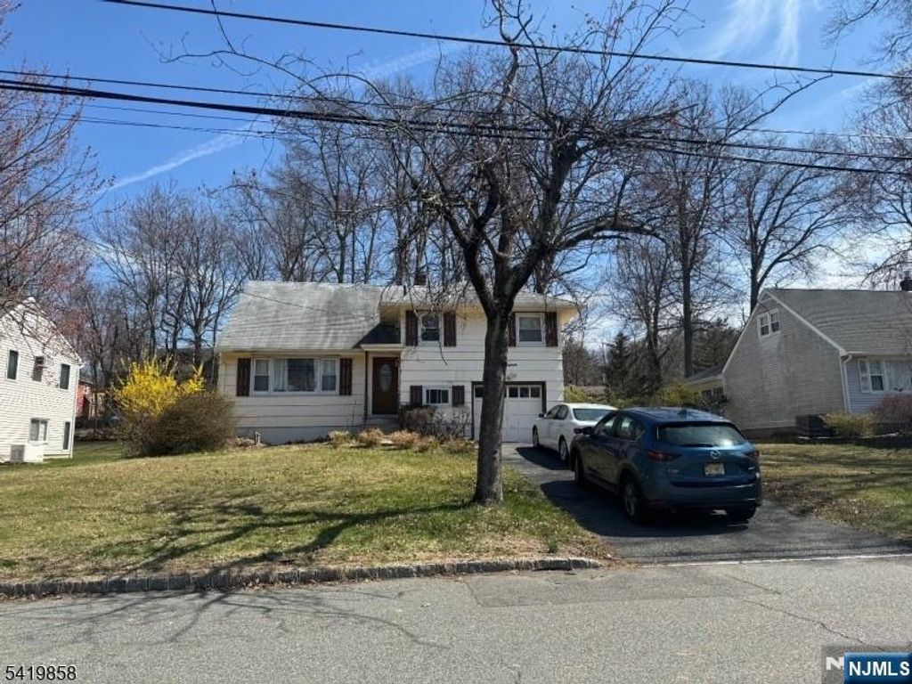 Photo of 13 Claremont Avenue, Livingston, NJ 07039 (MLS # 26011056)