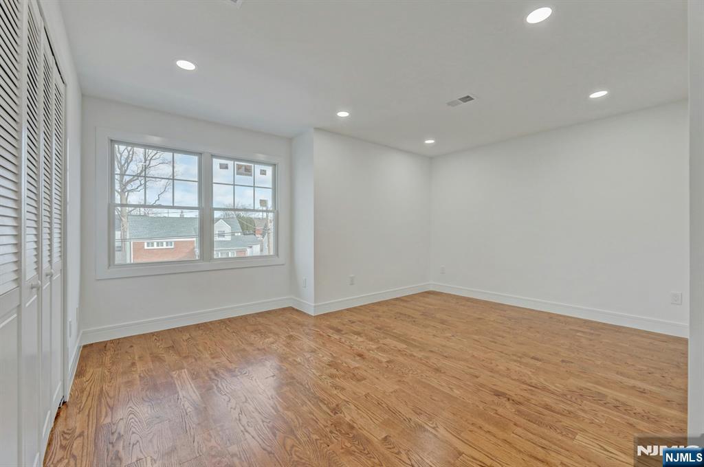 Lodi, New Jersey 07644, United States, 3 Bedrooms Bedrooms, ,3 BathroomsBathrooms,Residential,Pending,12695