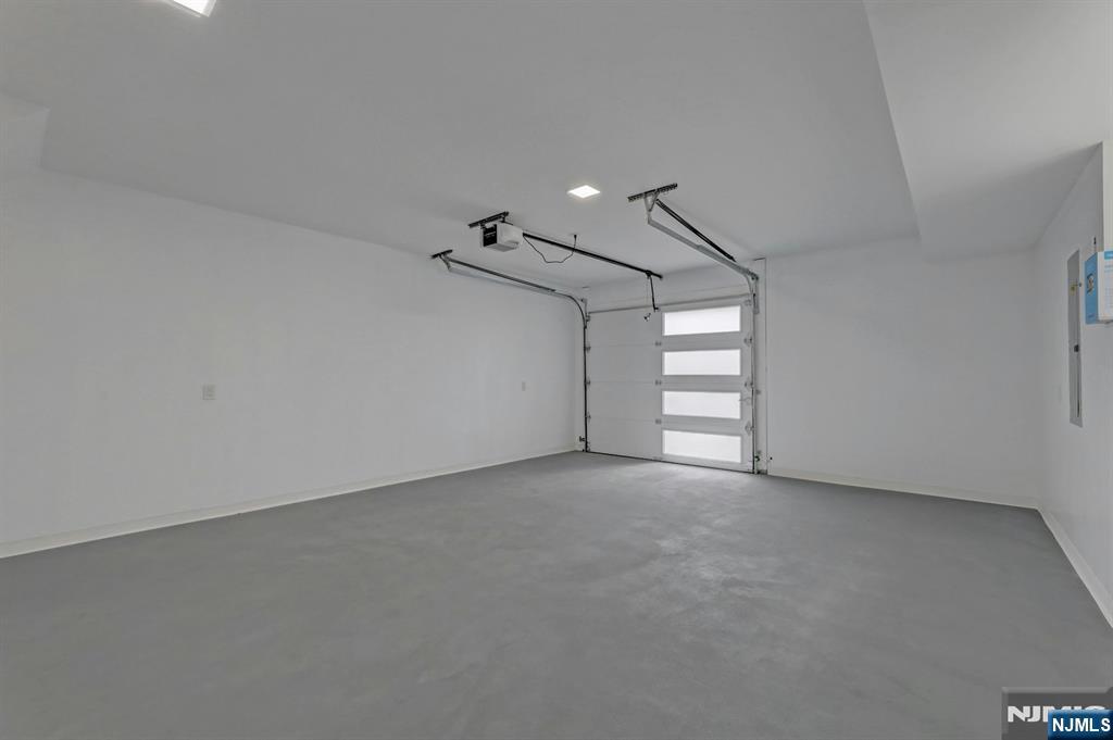 Lodi, New Jersey 07644, United States, 3 Bedrooms Bedrooms, ,3 BathroomsBathrooms,Residential,Pending,12695