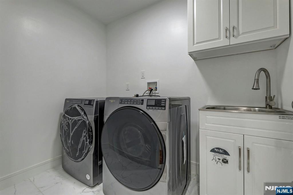 Lodi, New Jersey 07644, United States, 3 Bedrooms Bedrooms, ,3 BathroomsBathrooms,Residential,Pending,12695