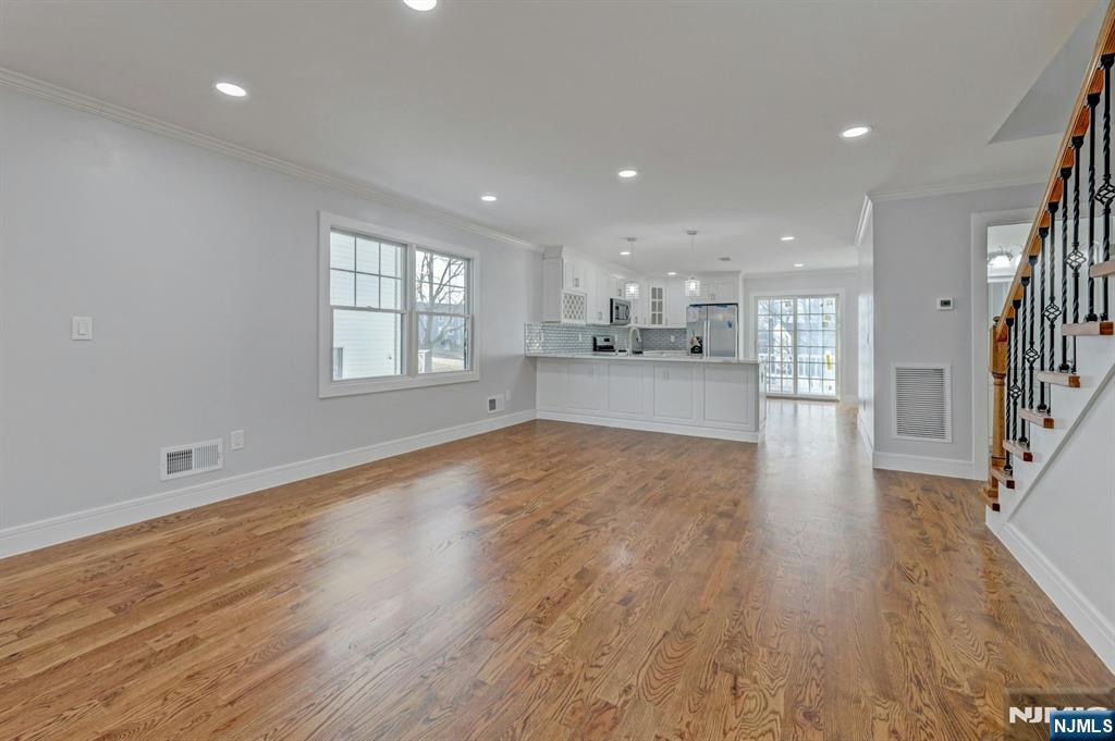 Lodi, New Jersey 07644, United States, 3 Bedrooms Bedrooms, ,3 BathroomsBathrooms,Residential,Pending,12695