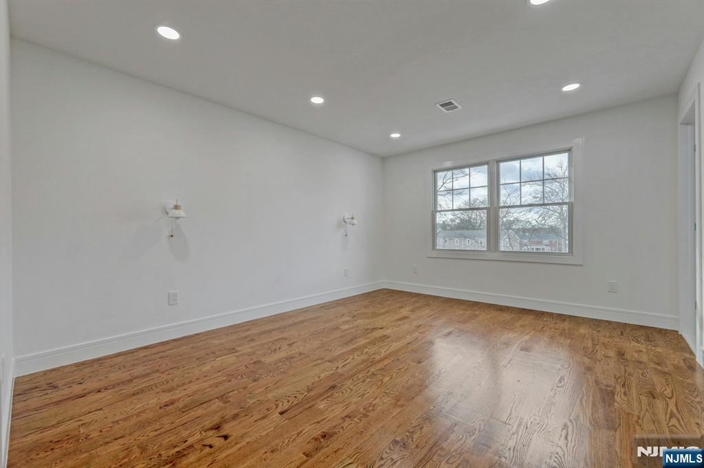 Lodi, New Jersey 07644, United States, 3 Bedrooms Bedrooms, ,3 BathroomsBathrooms,Residential,Pending,12695