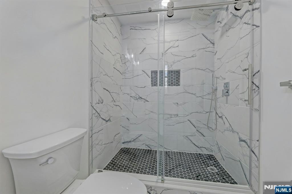 Lodi, New Jersey 07644, United States, 3 Bedrooms Bedrooms, ,3 BathroomsBathrooms,Residential,Pending,12695