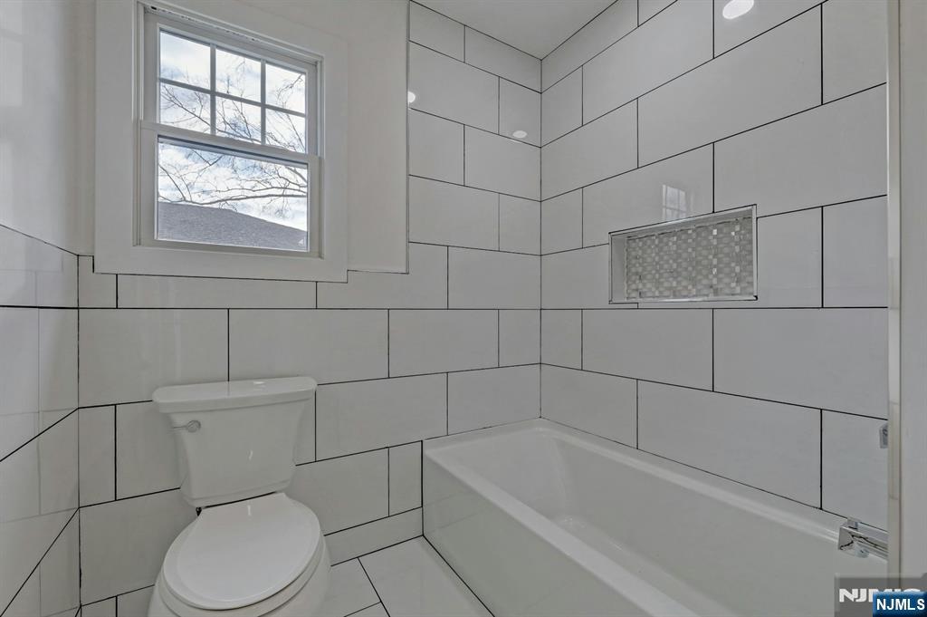 Lodi, New Jersey 07644, United States, 3 Bedrooms Bedrooms, ,3 BathroomsBathrooms,Residential,Pending,12695