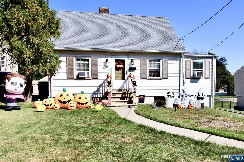 Photo of 18 Durrell Street, Verona, NJ 07044 (MLS # 25034754)