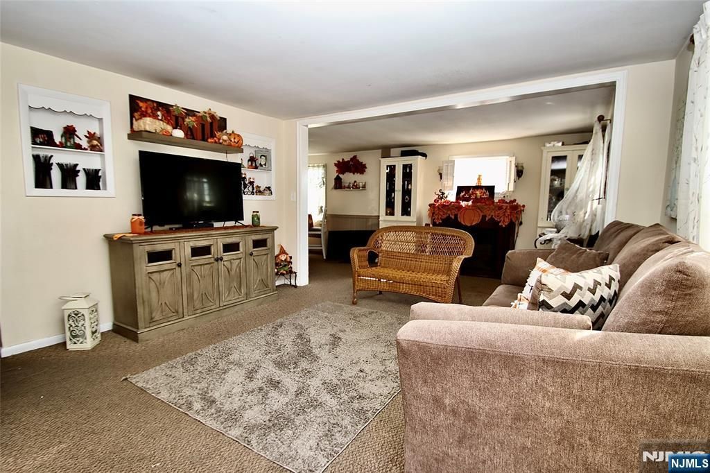 Photo of 18 Durrell Street, Verona, NJ 07044 (MLS # 25034754)