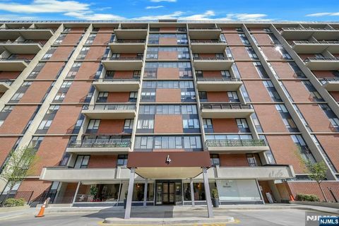 4 Horizon Road G5 Fort Lee NJ 07024