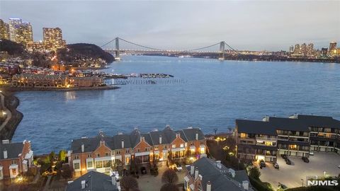 119 Hudson Cove Edgewater NJ 07020