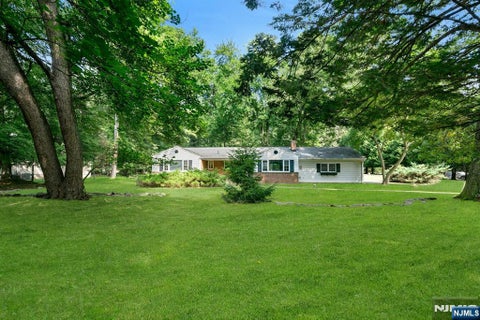 Photo of 15 Pinehill Drive, Upper Saddle River, NJ 07458 (MLS # 26034338)