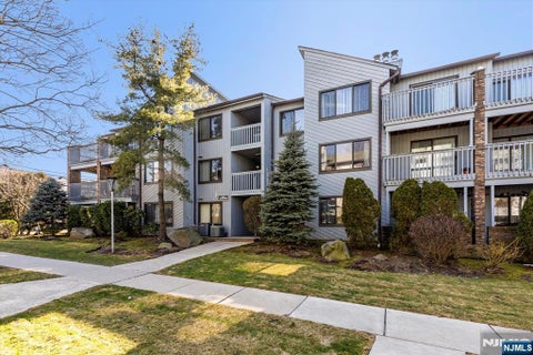 Photo of 1471 John ST #1471, Fort Lee, NJ 07024 (MLS # 26034547)