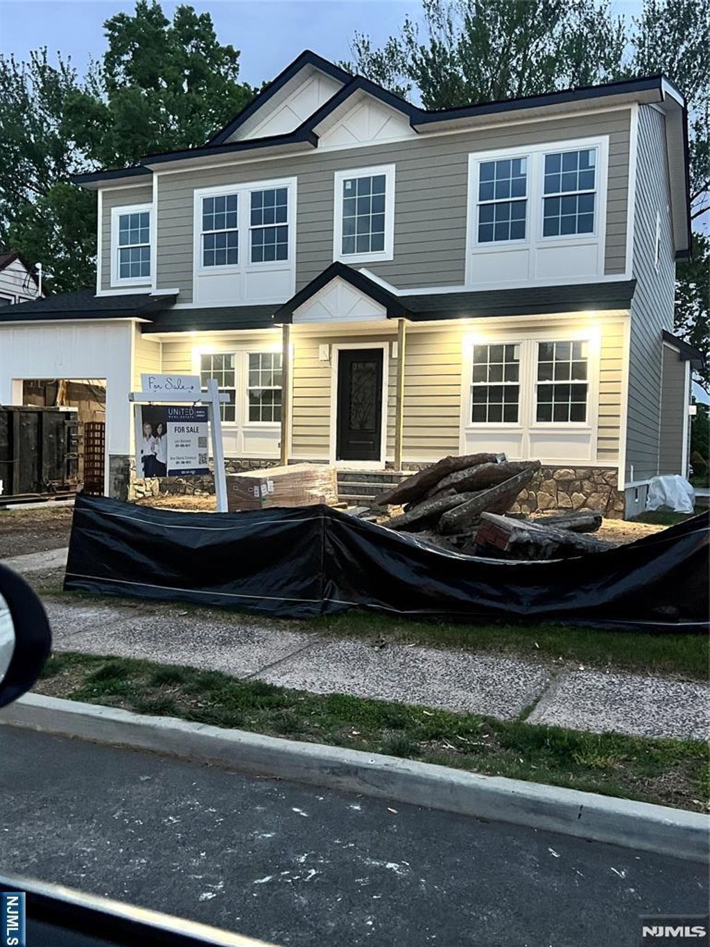 Photo of 64 Alberta Drive, Saddle Brook, NJ 07663 (MLS # 26016267)