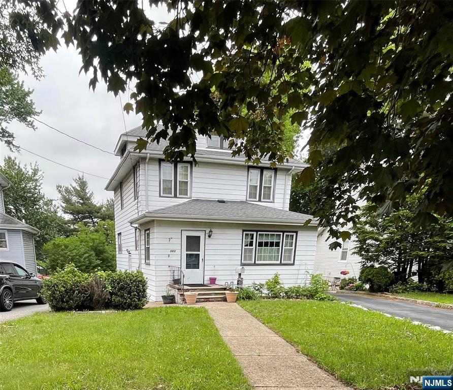Property for Sale at 43 S Farview Avenue, Paramus, New Jersey - Bedrooms: 4 
Bathrooms: 3 
Rooms: 8  - $769,900