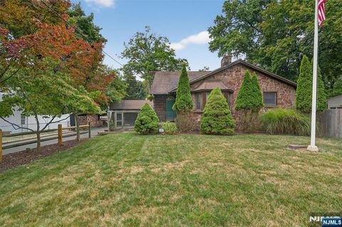 229 Rockland Avenue River Vale NJ 07675