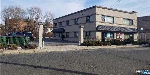 Photo of 29 Fairview Street #2B, Palisades Park, NJ 07650 (MLS # 26011919)