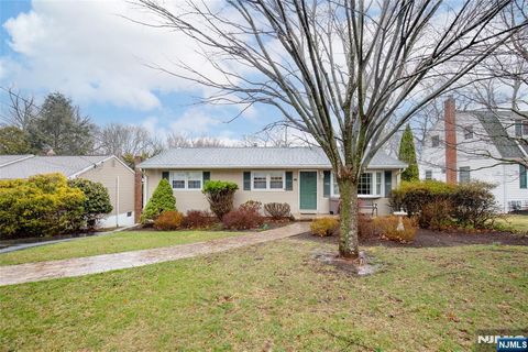 75 Pawnee Avenue Oakland NJ 07436