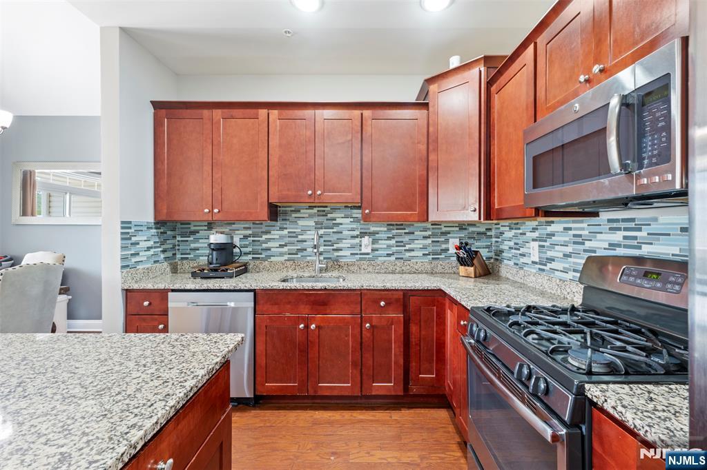 6 Elston Court